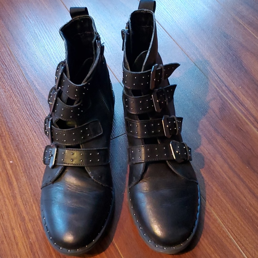 Steve Madden boots